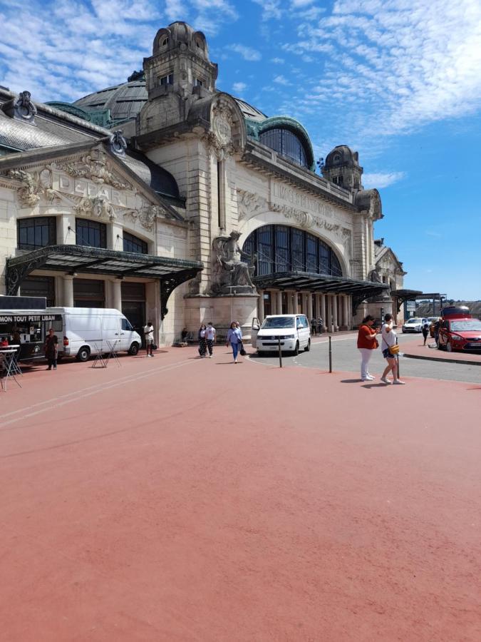 Maison En Ville Avec Terrasse Ensoleillee Et Wi-Fi Magnac-Laval Bagian luar foto