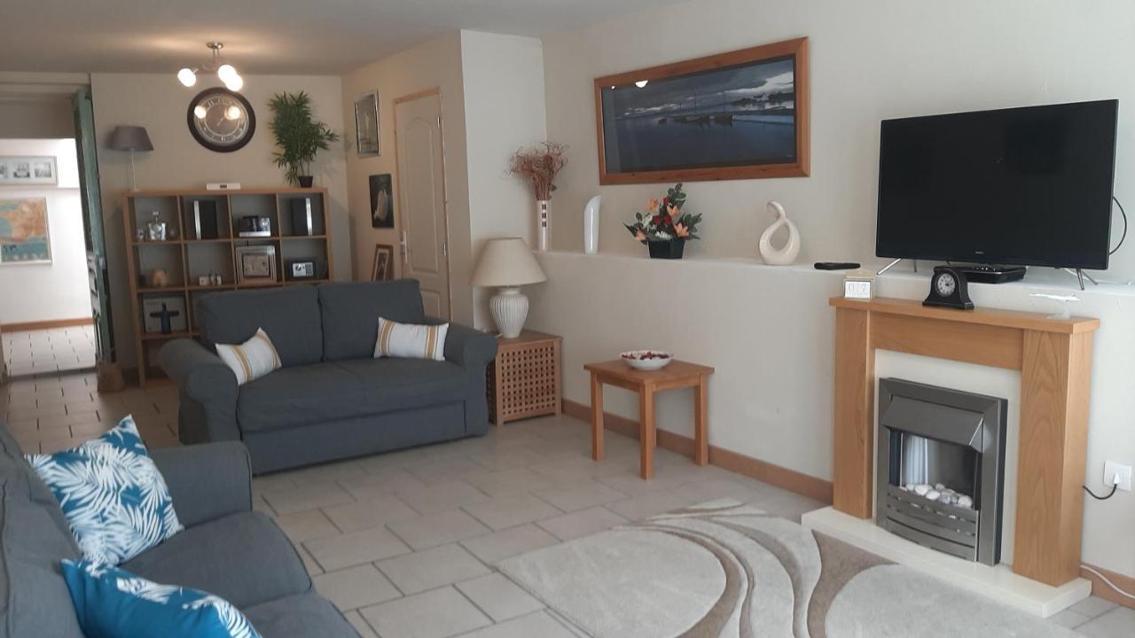 Maison En Ville Avec Terrasse Ensoleillee Et Wi-Fi Magnac-Laval Bagian luar foto