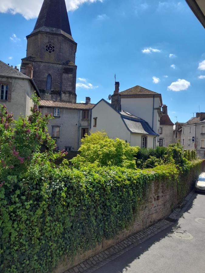 Maison En Ville Avec Terrasse Ensoleillee Et Wi-Fi Magnac-Laval Bagian luar foto