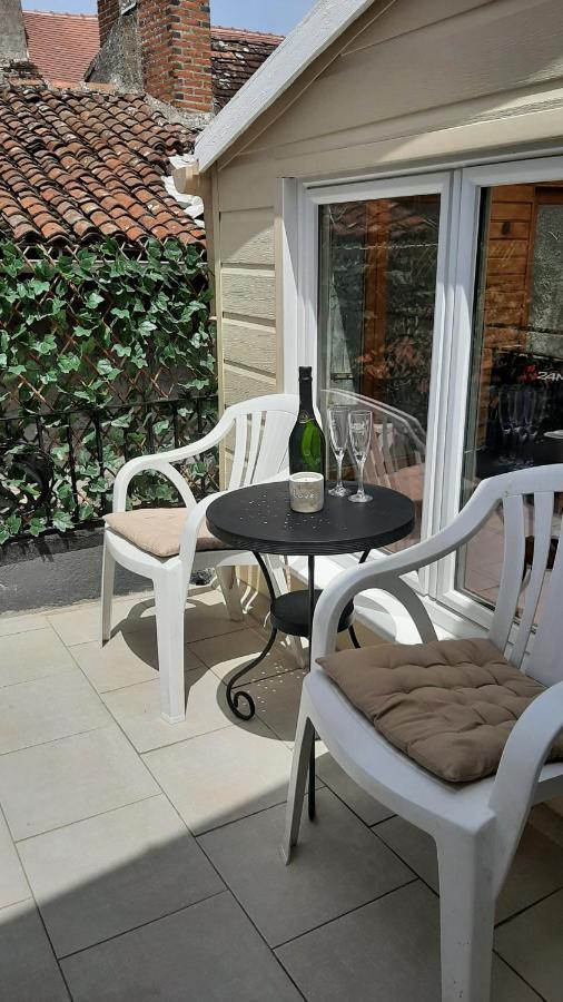 Maison En Ville Avec Terrasse Ensoleillee Et Wi-Fi Magnac-Laval Bagian luar foto