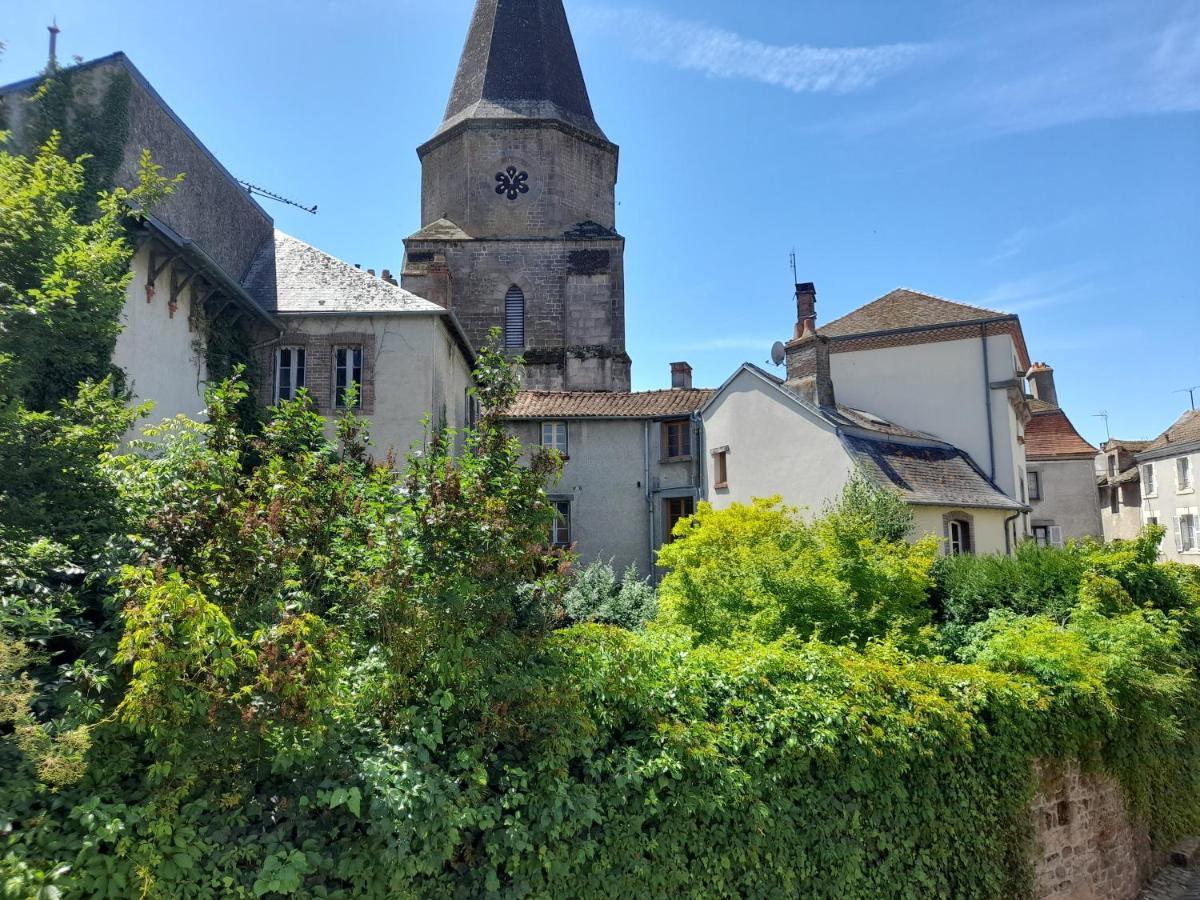 Maison En Ville Avec Terrasse Ensoleillee Et Wi-Fi Magnac-Laval Bagian luar foto