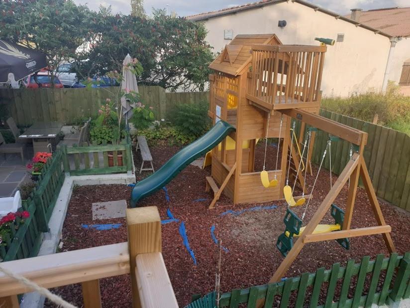 Maison En Ville Avec Terrasse Ensoleillee Et Wi-Fi Magnac-Laval Bagian luar foto